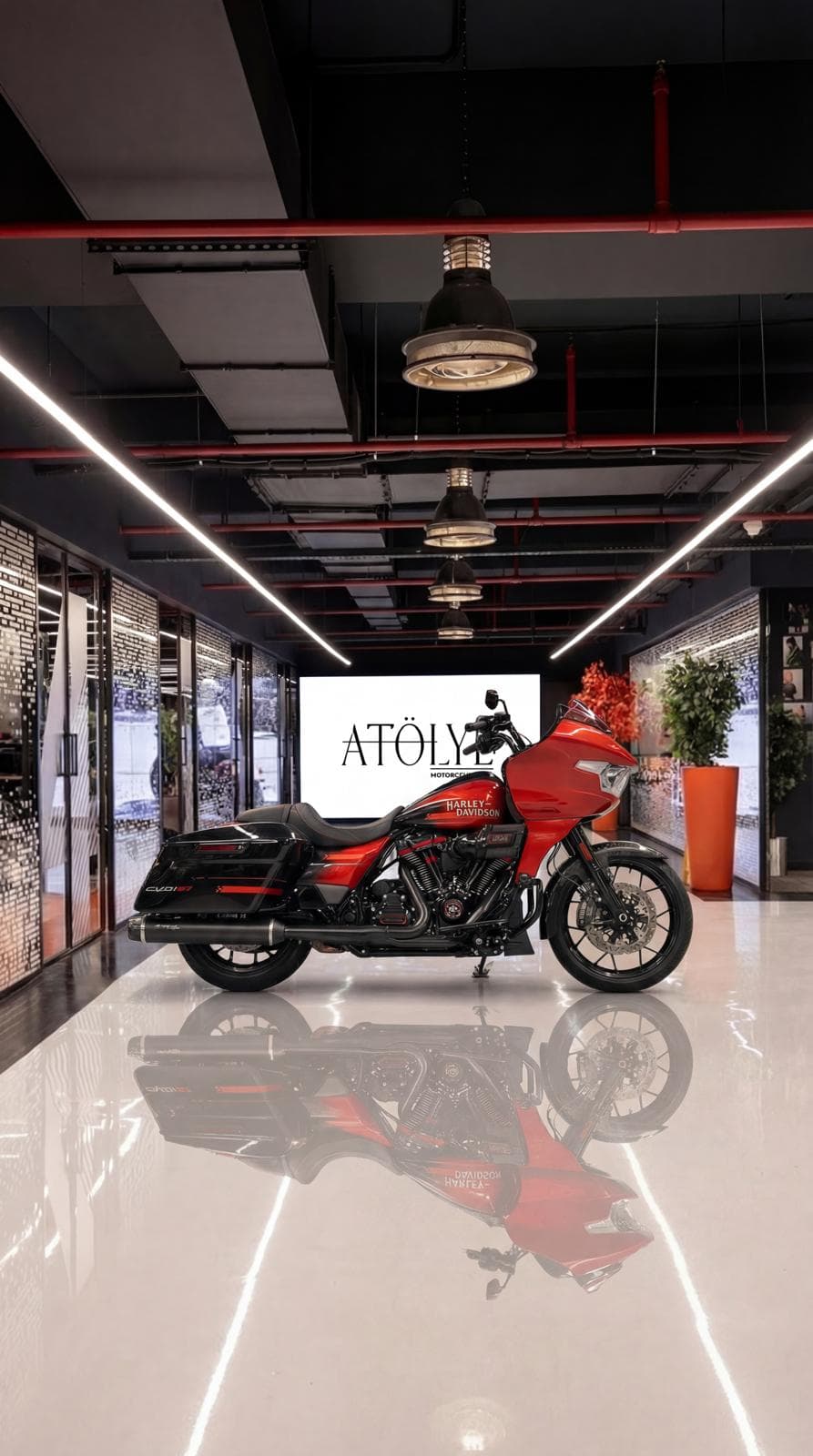 CVO Road Glide — showroom